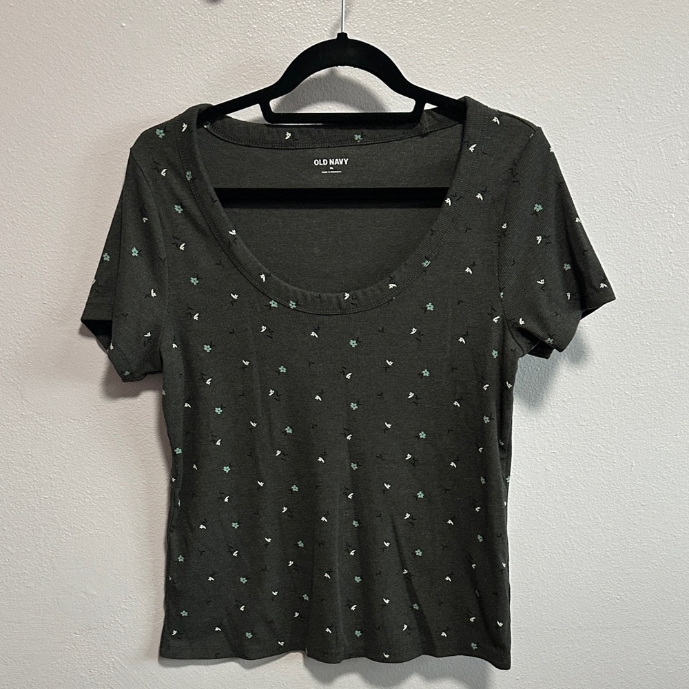 Old Navy Dark Gray Scoop Neck Tee with Mint and White Micro Print